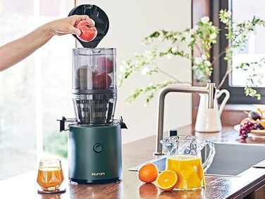 Соковижималка Hurom H320N для овочів та фруктів, електрична холодного віджиму, 200 Вт, тиха, легке очищення, великий контейнер 2 л, BPA Free, темно-зелена