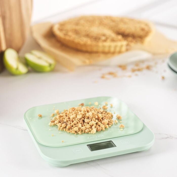 Цифрові кухонні ваги Salter British Bakes до 10 кг, точність 1 г, водонепроникні, платформа з загартованого скла, функція тари та вимірювання рідин (Зелений)