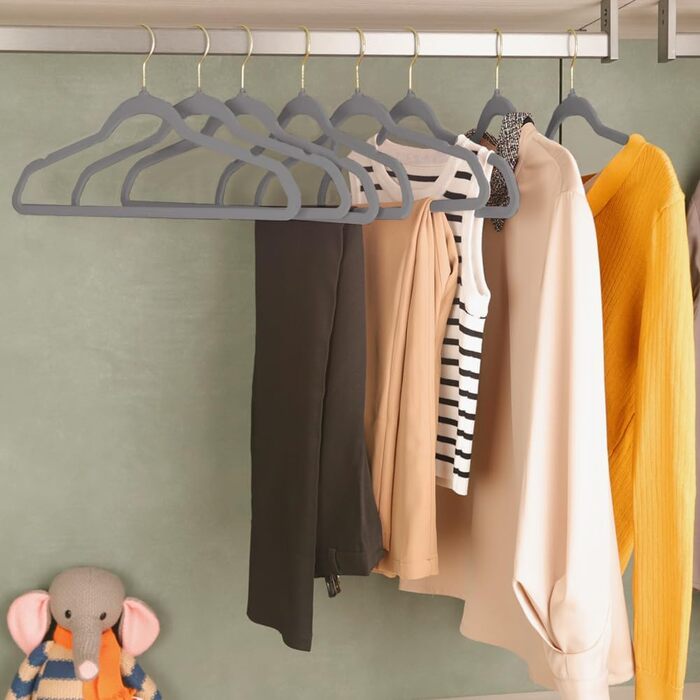 Набір з 22 велюрових плечиків для одягу Stormix, преміум-якість, для дорослих, неслизькі, для костюмів, сорочок, суконь, рожево-золоті гачки, 22 шт.