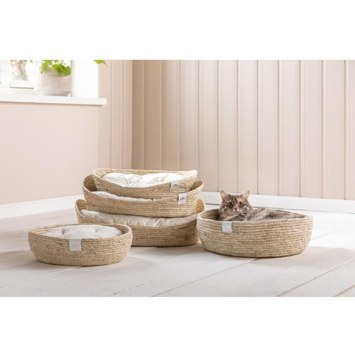 Кругле ліжко Dehner Premium Lovely для котів та собак, 58 x 48 x 18 см, наповнювач з натуральних матеріалів та плюшу, білий/бежевий колір
