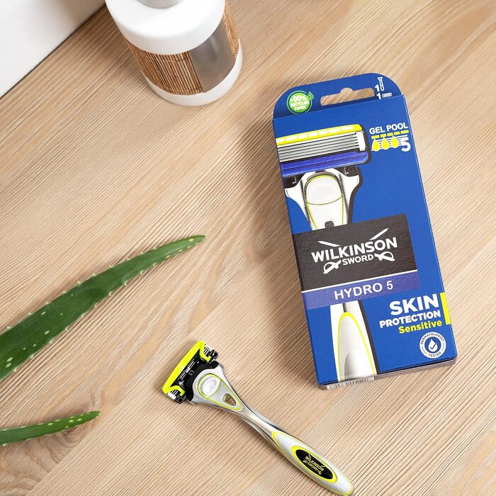 Смінні касети для бритви Wilkinson Sword Hydro 5 для чоловіків, з зволожуючим гелем та тримером, 12 шт.