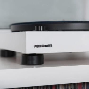 Програвач вінілу Fluance RT81 Elite High Fidelity з картриджем Audio Technica AT95E, чорний (глянцевий). Вбудований фонокоректор, ремінний привід, MDF корпус.