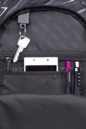 Багатовідсіковий шкільний рюкзак CoolPack, біло-чорний, 28 л