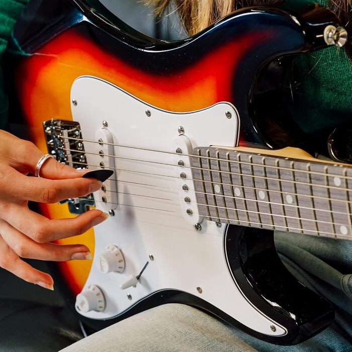 Електрогітара 3/4 розміру 3rd Avenue XF Ultimate Kit з підсилювачем 10W, тюнером, кабелем, стійкою, чохлом, ременем, запасними струнами, медіаторами та каподастром - початковий набір