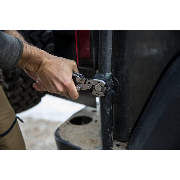 Gerber Multi-Tool with 12 functions, Dual Force, includes holster, with one-hand opening and frame-lock locking mechanism, overall length: 12 cm, 30-001613