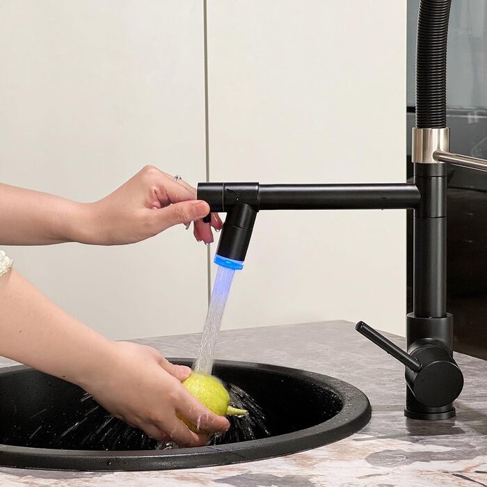 Чорний кухонний змішувач LED з висувною лійкою, поворотний на 360°, з спіральною пружиною, однорідний, для високого тиску, з висувною насадкою, з LED-підсвічуванням