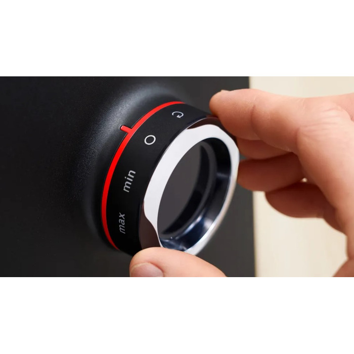 М'ясорубка Bosch MFWS440B: 3 диски, 4 тертки та насадка-наштовхувач