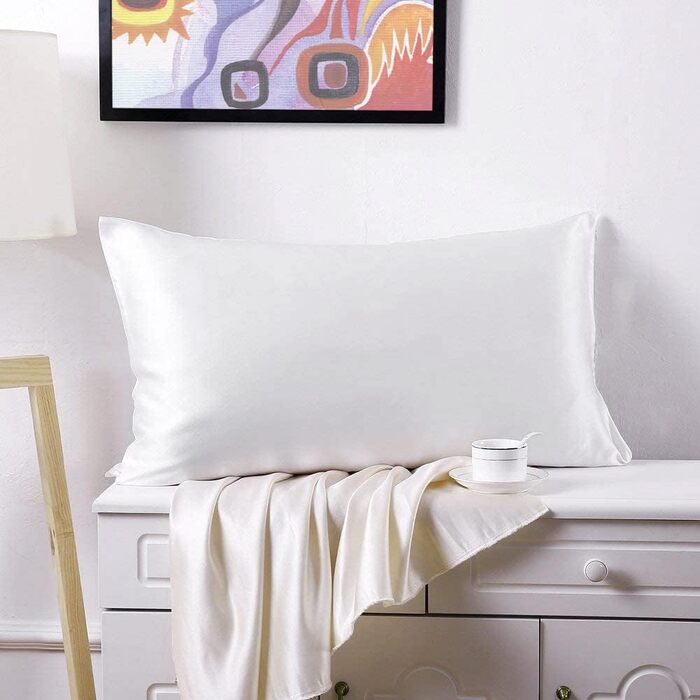 Tenn well Mulberry silk pillowcases for hair and skin, both sides, 100% pure silk, 19 Momme soft, smooth pillowcase with hidden zipper, Standard 51 x 76 cm, White, 2 Pieces Standard 51 x 76cm, 2pcs White