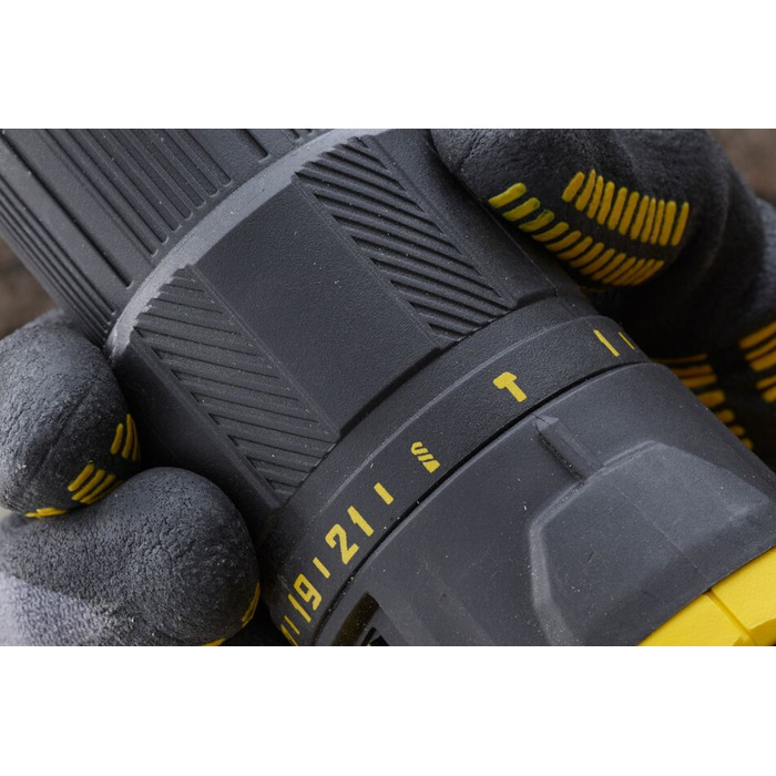 Ударний дриль-шурупокрут Stanley FatMax 18V SFMCD711D2K (2x2,0 Агч) у кейсі
