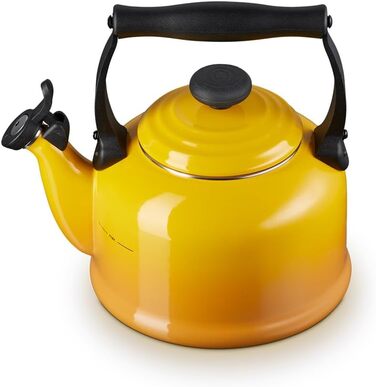 Le Creuset Kettle Tradition, 2.1 l, Enamelled Steel, Nectar, 40102026720000