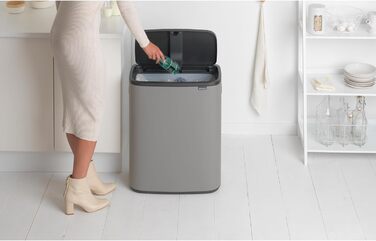 Відро для сміття Brabantia біле, 60 літрів, з внутрішнім відром (сірий мінеральний бетон)