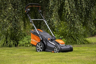 Акумуляторна газонокосарка Yard Force LMC40A 2x20V