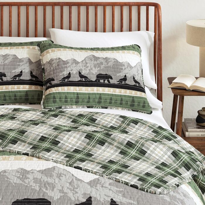 Плед Great Bay Home Lodge Stonehurst Collection (Full/Queen) з 2 наволочками. 3-частинний комплект постільної білизни, перевертається, підходить для всіх сезонів. Стильний дизайн Forest Patchwork (червоний/чорний)