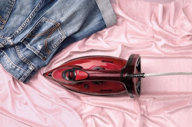 Праска Gorenje SIH2800BF 2800 Вт, керамічна підошва, автоматичне вимкнення