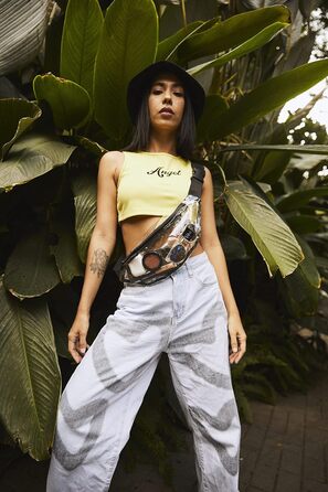 Вайб поясна сумка - універсальна нагрудна/стегнова сумка для чоловіків, жінок та дітей. Підходить для фестивалів, спорту, відпочинку та активного способу життя. Прозора модель.