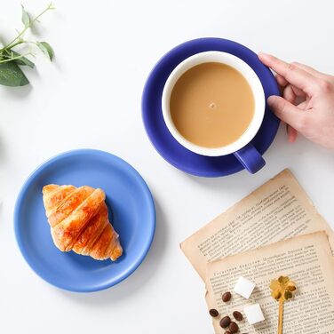 Набір кавових чашок каппучіно Yundu 4 шт. по 300 мл – керамічні чашки з блюдцями, матова палітра темних відтінків для латте-арт та бариста, великий набір мока чашок та блюдцят у змішаних матових кольорах