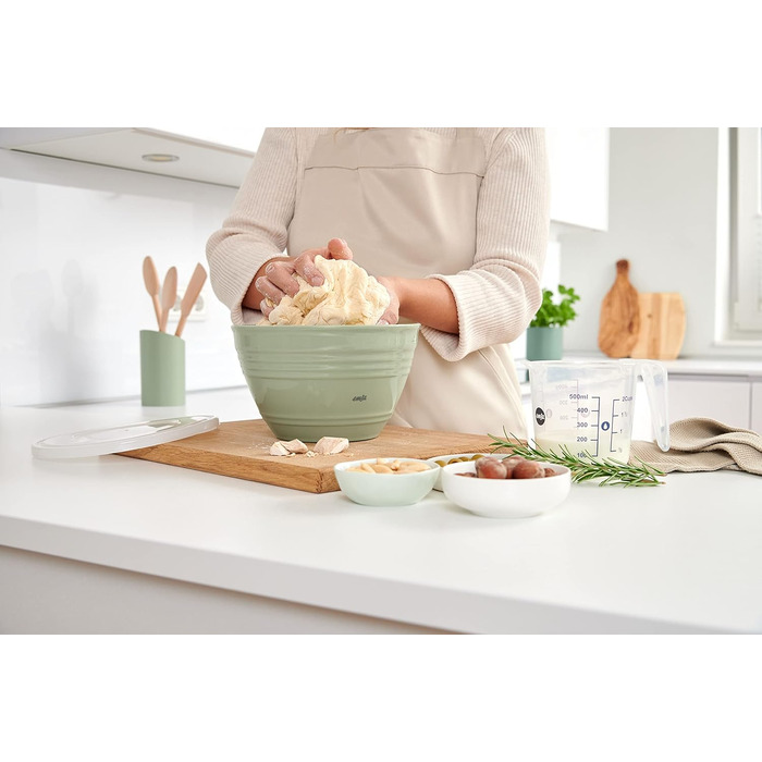 Emsa Prep&Bake 3-Piece Plastic Mixing Bowl Set, 1.7 + 2.75 + 4.15 L with Preserving Lid, Non-Slip Base, Perfect Stability While Mixing, Dishwasher Safe, Stackable Bowl Set K325S3