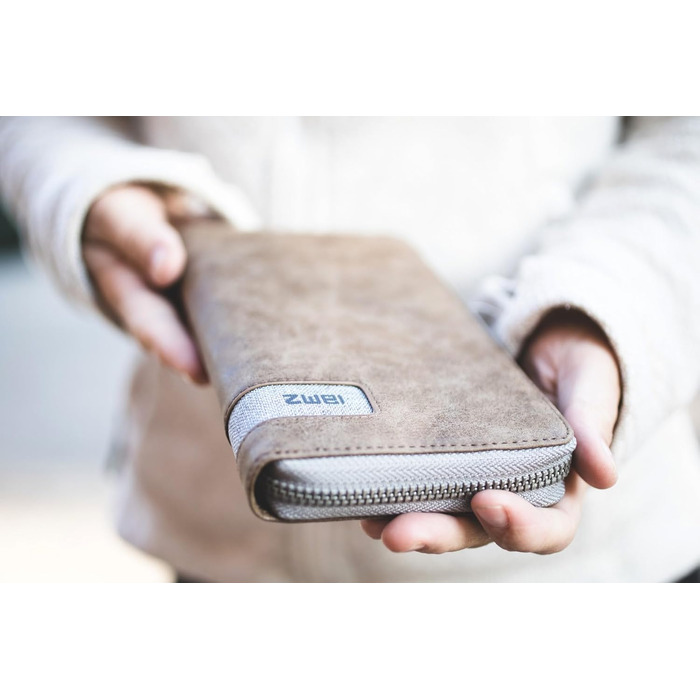 Two large women's wallets/purses O.Wallet OW2 brown vintage-style wallet, wallet with all-around zipper, 15 card slots, 2 bill compartments, coin pocket & see-through pocket