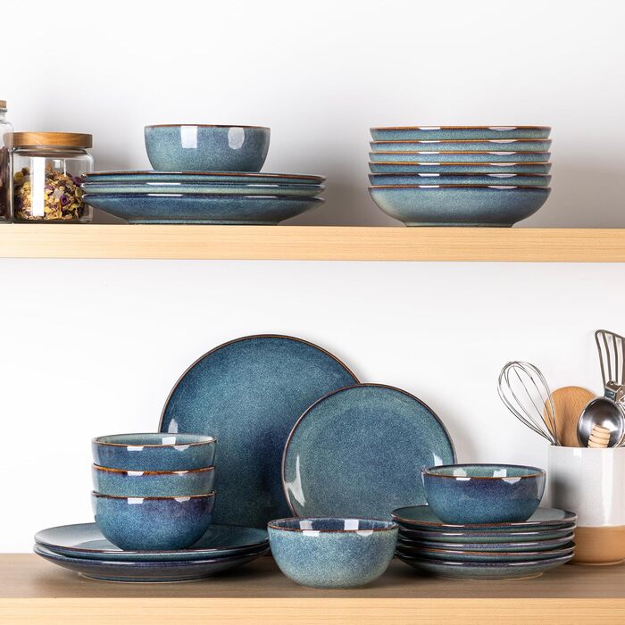 GBHOME Набір посуду з кераміки, 24 частини (12-ти та 24-ти місний), ручної роботи, реактивна глазур, тарілки та миски, стійкий до сколів та тріщин, придатний для миття в посудомийній машині та використання в мікрохвильовці, білий колір (Ceylon Blau)