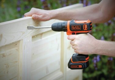 Акумуляторний шурупокрут Black+Decker BDCDD12 10,8 В