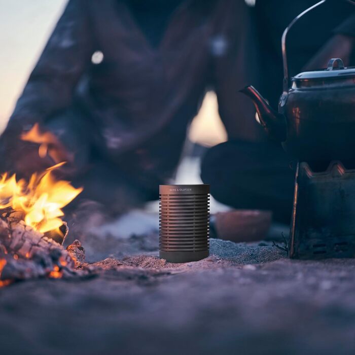 Портативна Bluetooth колонка Bang & Olufsen Beosound Explore – водонепроникна, 360° звук, 27 годин роботи, USB-C, чорний антрацит
