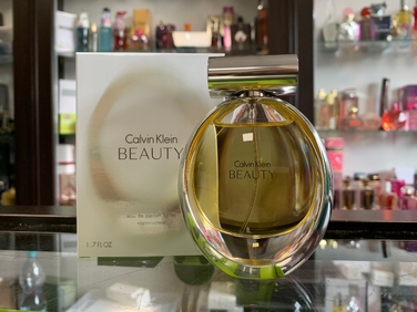 Парфумована вода Calvin Klein Beauty для жінок, 50 мл