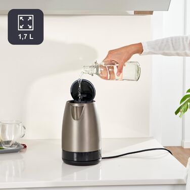 Електричний чайник BLACK+DECKER BXKE2202E 1.2L, 2200W, нержавіюча сталь, поворотна база 360°, для лівшів, з автовимкненням