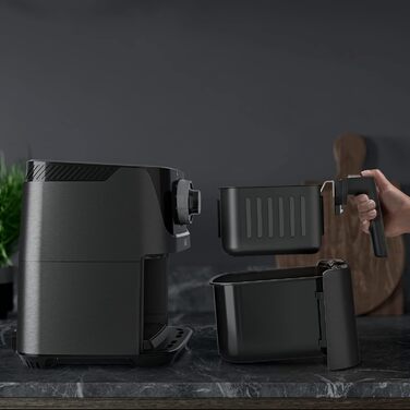 AEG AF5-1-4GB Hot Air Fryer/Frying/Grilling/Roasting/Baking/with little to no oil / 2.5 l capacity/dishwasher-safe / 80-200 °C/programmable/black Black 2.5l capacity Series 6000