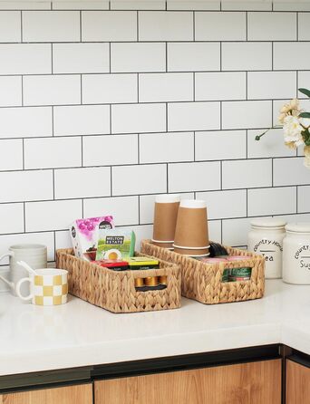 StorageWorks Woven Water Hyacinth Baskets, 2-Piece Set - Storage Baskets Woven from Water Hyacinth, 33x21x18cm Water Hyacinth Storage Basket Rectangular Shelf Basket with Double Handle for Gifts (Natural Color (Water Hyacinth), 28.5cm*19cm*9cm)