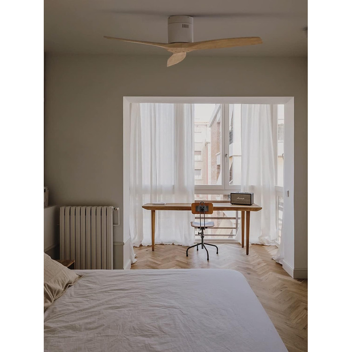 Вентилятор стельовий WINDCALM ABS білий з пультом, 40W, Ø132cm, 6 швидкостей, DC-двигун, літньо-зимовий режим, без освітлення, імітація світлого дерева