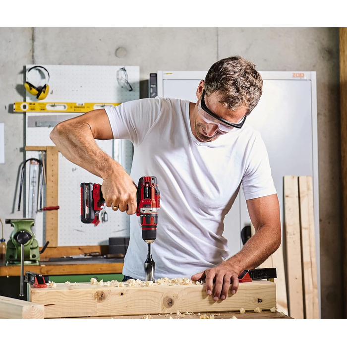 Набір акумуляторних інструментів Einhell Power X-Change (18 В): дриль-шуруповерт TE-CD 18/40, кутова шліфмашинка TC-AG 18/115 Li, електролобзик TC-JS 18 Li, з акумулятором 4.0 Ah, зарядним пристроєм, аксесуарами та сумкою