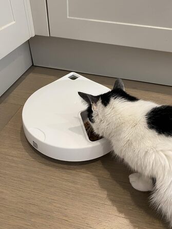 Автомат для годування Closer Pets C500 з таймером – для котів та маленьких собак, 5 мисок, до 330г на порцію, з акумуляторами охолодження, білий