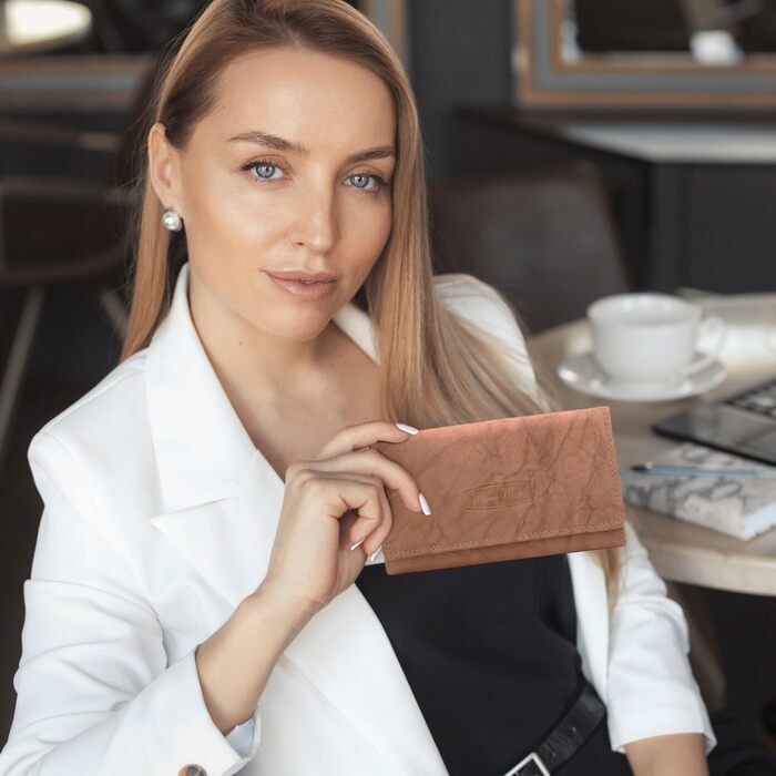 ekavale Women's XXL Leather Wallet with RFID Protection - Leather Wallet with Multiple Compartments for Women (Tan)
