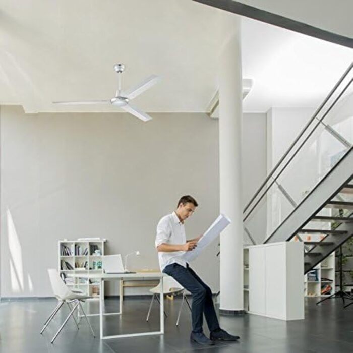 Промисловий вентилятор стельовий 142 см з трьома лопатями, сріблястого кольору (72501)