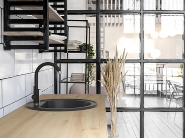 Змішувач для кухні стійковий Ferro Lugio Black, чорний
