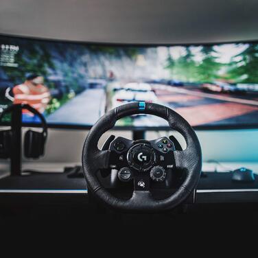 Рульове колесо Logitech G923 TRUEFORCE з педалями для Xbox Series X|S, Xbox One/PC, з технологією TRUEFORCE, 1000 Гц, чорне