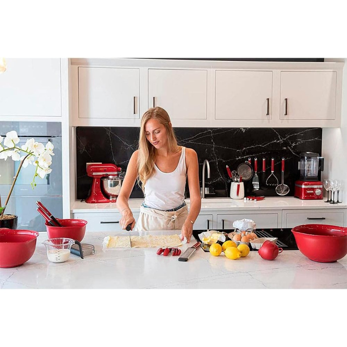 KitchenAid, Plastic, 3-Piece Mixing Bowl Set, Dishwasher Safe, Nesting, 3 Bowls with Non-Slip Base and Spout – Empire Red