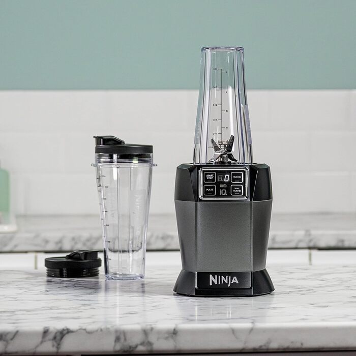 Ninja Mixer with 2 programs: Mixing & Max Mixing, Pulse function, 2 x 700ml cups with pouring lids, 1000W, dishwasher-safe, Mixer Smoothie Maker, Auto-iQ, Black BN495EU