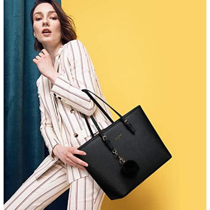 Сумка жіноча URAQT чорна шкіряна, шопер для офісу, школи, покупок з помпоном з хутра кролика та брелоком