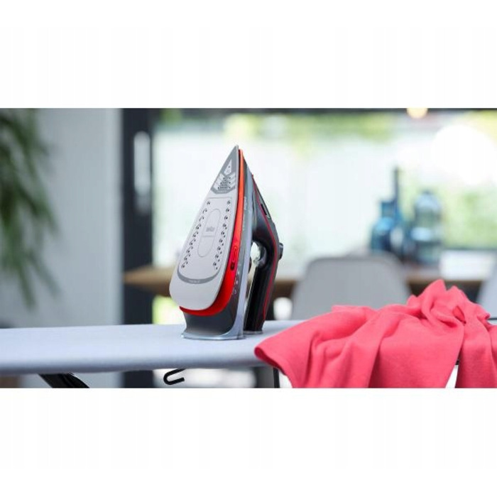 Парова праска Braun SI5057RD 2700 Вт, система захисту від крапель, вертикальне прасування