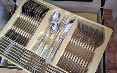 Набір столових приборів Zilner у кейсі, 72 предмети