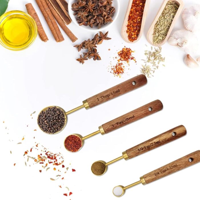 Набір мірних стаканів та ложок з нержавіючої сталі золотого кольору з дерев'яною ручкою, 8 шт. - для вимірювання сухих та рідких інгредієнтів (60мл - 250мл), для кухні та випічки
