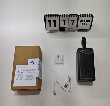 Повербанк 60000 mAh з 3 USB-портами та LED-індикатором для зарядки телефону