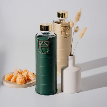 EQUA large drinking bottle with faux leather cover, 750 ml, made of borosilicate glass, BPA-free and leak-proof. (Golden)