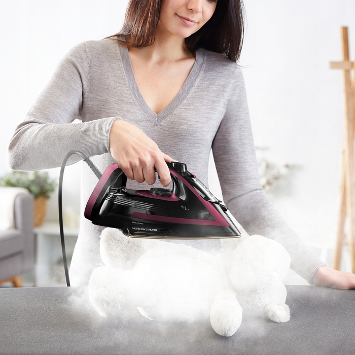 Парова праска Tefal Puregliss FV8065 3000 Вт, 280 г/хв, керамічна підошва, система anti-drip