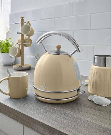 Swan Retro Electric Kettle - 1.8L, Vintage Design, Automatic Shut-Off, Cordless, BPA-Free Stainless Steel, 3000W, Cream
