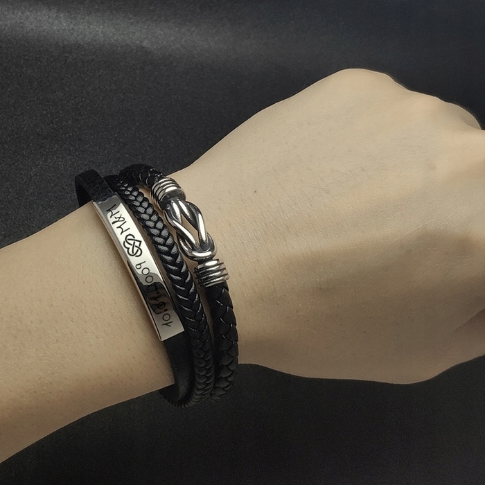 Чоловічий шкіряний браслет Cazz, чорний, хірургічна сталь, 22 см, з гравіюванням