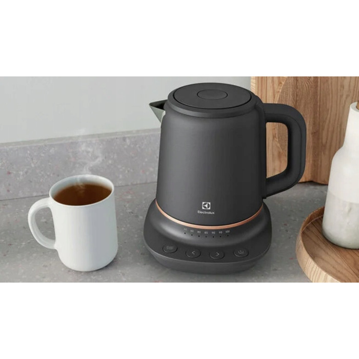 Електричний чайник Electrolux Explore 7 E7K1-6BP, 2400 Вт, 1,7 л, чорний