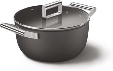 Електричний чайник Smeg KLF05CREU, 0.8 л, чорний: нержавійна сталь, захист від перегріву, індикатор рівня води, протиковзне дно, котушка для кабелю, 1400W