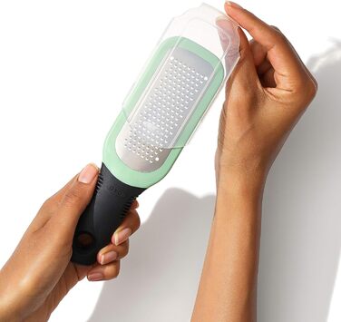 OXO Good Grips Тріскачка для тертя з контейнером для збору - для овочів та імбиру/часнику